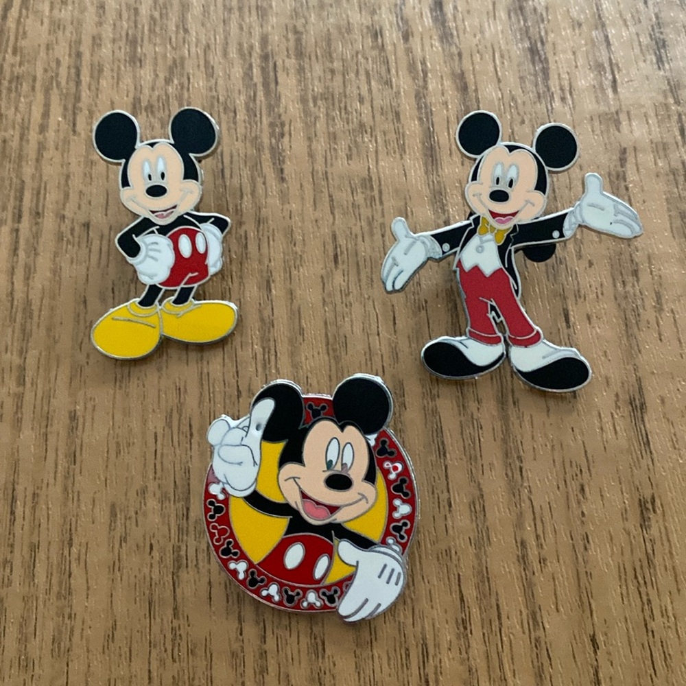 Disney trading pins – Mickey Mouse